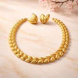 Monet Gold Leaf Design Necklace